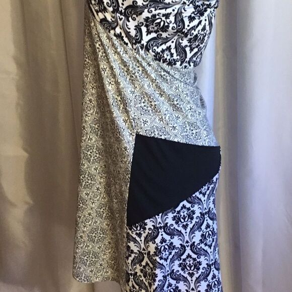 Dress in patchwork design in size medium - Picture 6 of 9